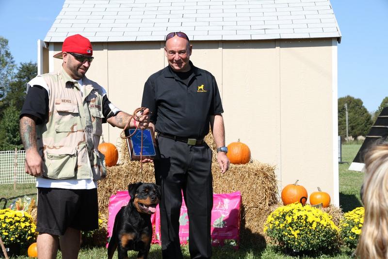 Mona von Bloniev (Best Female Puppy)